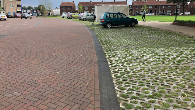 https://img.estormwater.com/files/base/ebm/estormwater/image/2022/11/16x9/Example_of_Rain_Away_surace_used_in_residential_parking_area_in_the_Netherlands.63863eacbfa24.png?auto=format%2Ccompress&w=320